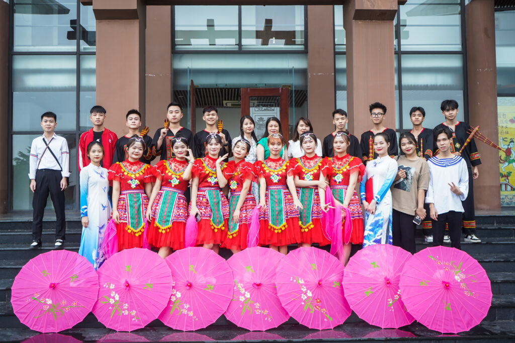 Sinh viên Cao đẳng Công thương Quốc tế được hoà mình trong môi trường năng động, sáng tạo Sinh viên Cao đẳng Công thương Quốc tế được hoà mình trong môi trường năng động, sáng tạo