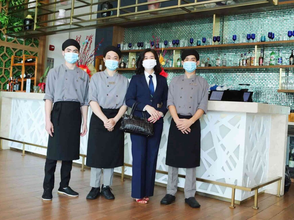 Sinh viên Cao đẳng Công thương Quốc tế được sắp xếp thực tập tại các doanh nghiệp uy tín hàng đầu và chuỗi nhà hàng, khách sạn 5 sao. Sinh viên Cao đẳng Công thương Quốc tế được sắp xếp thực tập tại các doanh nghiệp uy tín hàng đầu và chuỗi nhà hàng, khách sạn 5 sao.