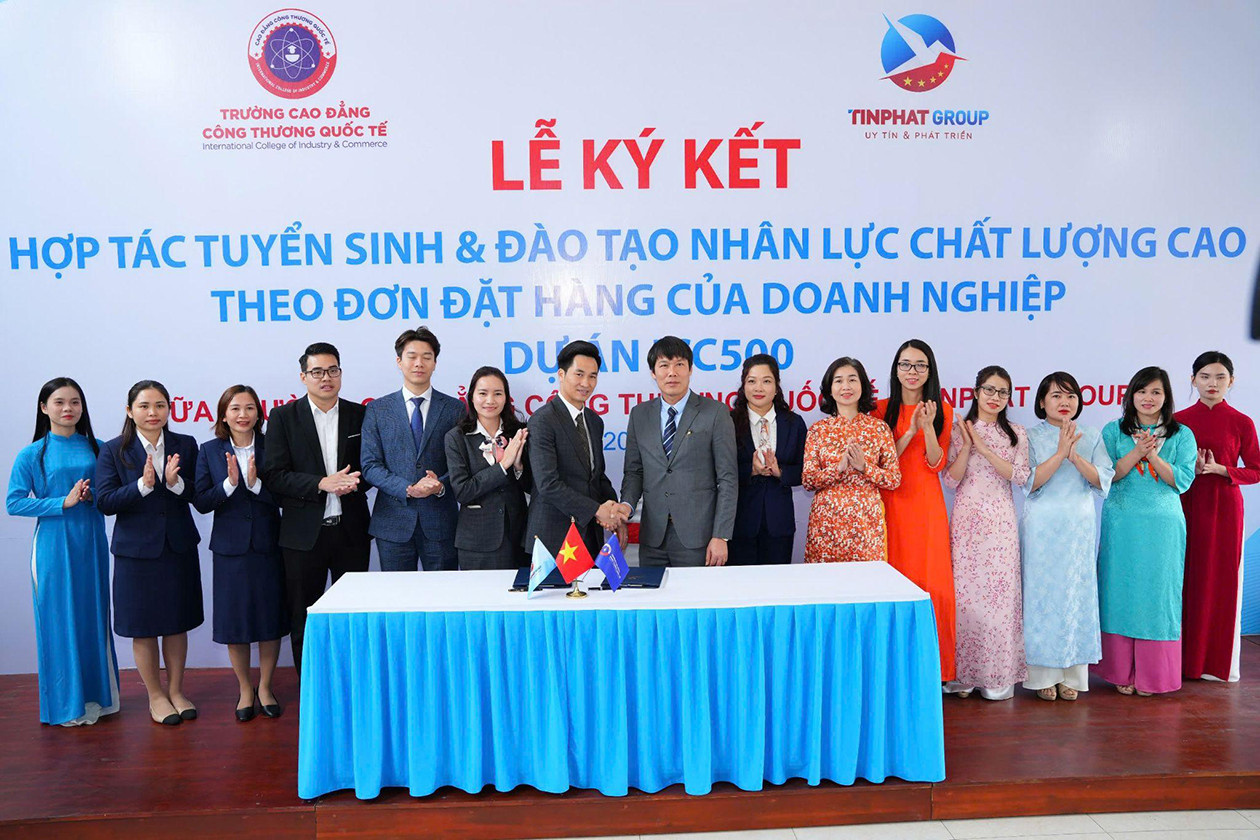 Các hoạt động kết nối doanh nghiệp đem đến cho sinh viên cơ hội học tập và việc làm thực tế Các hoạt động kết nối doanh nghiệp đem đến cho sinh viên cơ hội học tập và việc làm thực tế