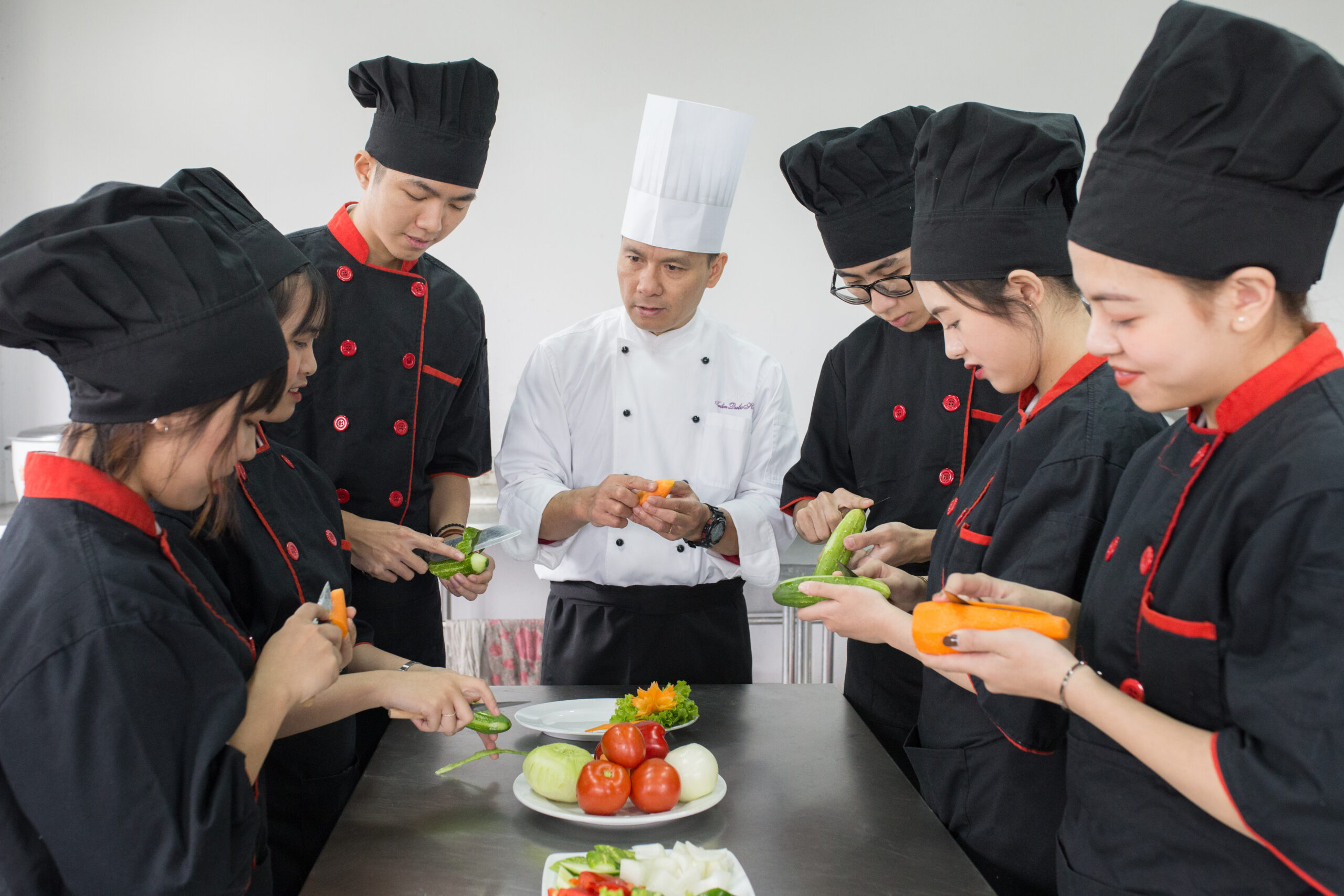 Top 10 trường Cao đẳng đào tạo nghề nấu ăn tốt nhất tại Hà Nội