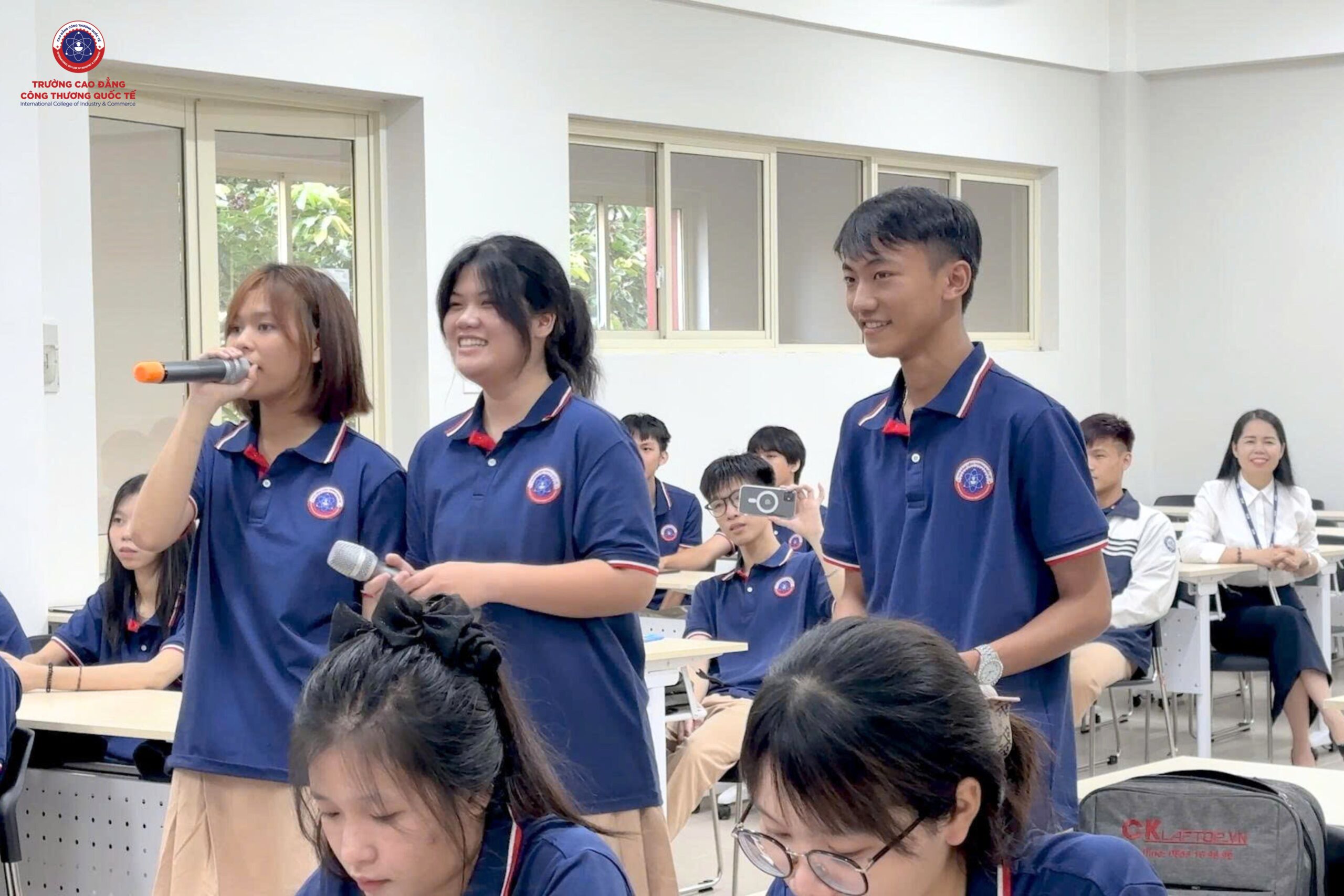 Các bạn tự tin thể hiện tài năng của mình Các bạn tự tin thể hiện tài năng của mình