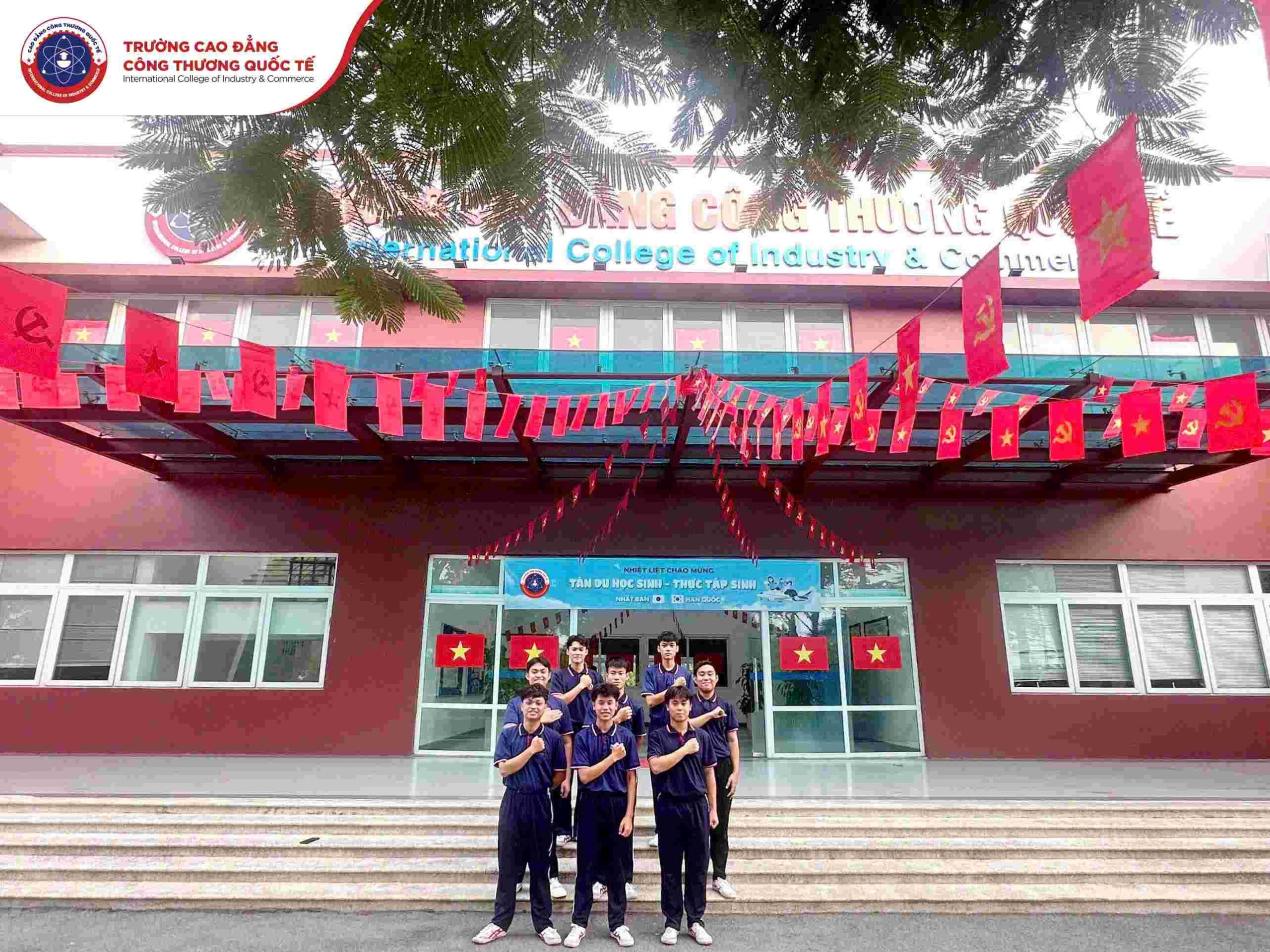 Mỗi cá nhân, mỗi tập thể, một ngọn lửa yêu nước cùng nhau lan tỏa tinh thần đoàn kết, tự hào dân tộc. Mỗi cá nhân, mỗi tập thể, một ngọn lửa yêu nước cùng nhau lan tỏa tinh thần đoàn kết, tự hào dân tộc.