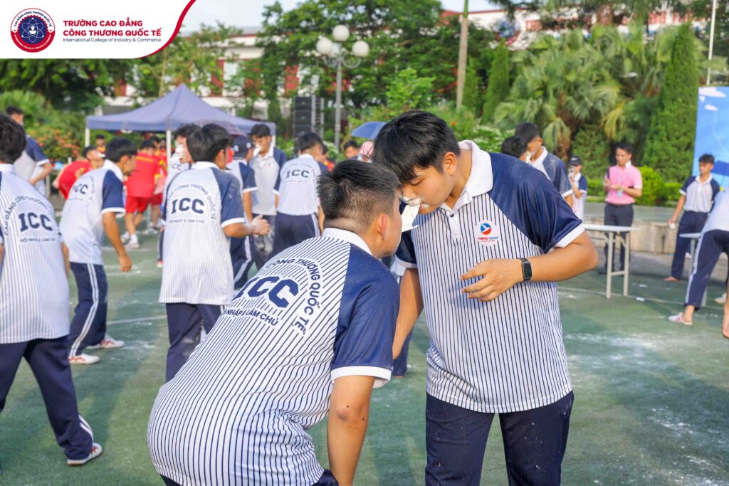 Các trò chơi đòi hỏi sự khéo léo, phối hợp ăn ý để giành chiến thắng. Các trò chơi đòi hỏi sự khéo léo, phối hợp ăn ý để giành chiến thắng.