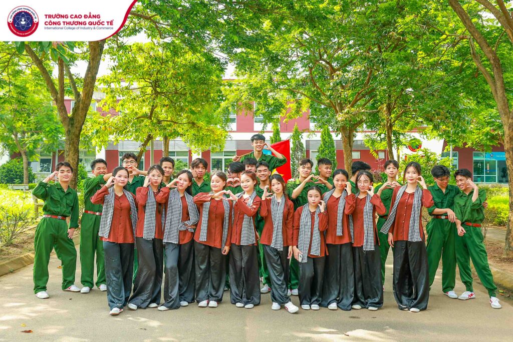 Sự kiện là sân chơi cho sinh viên Cao đẳng Công thương Quốc tế sau những giờ học căng thẳng. Sự kiện là sân chơi cho sinh viên Cao đẳng Công thương Quốc tế sau những giờ học căng thẳng.