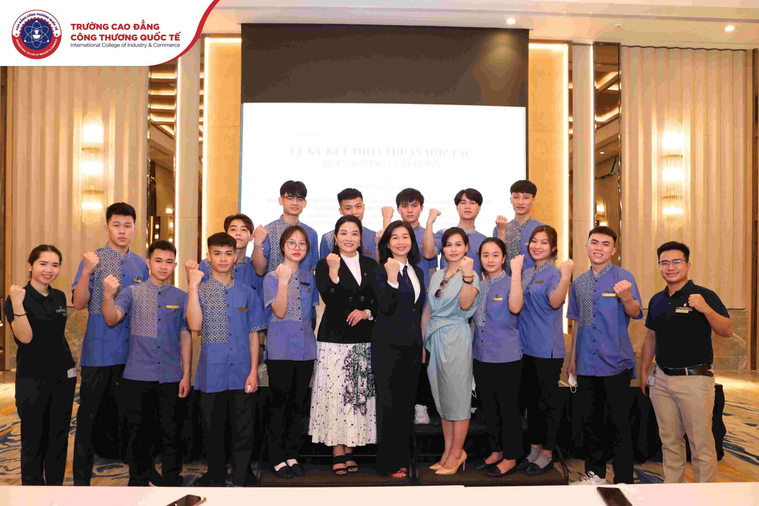 Sinh viên Cao đẳng Công thương Quốc tế được "làm nghề" ngay từ năm nhất - thực tập tại khách sạn 5 sao đẳng cấp. Sinh viên Cao đẳng Công thương Quốc tế được "làm nghề" ngay từ năm nhất - thực tập tại khách sạn 5 sao đẳng cấp.