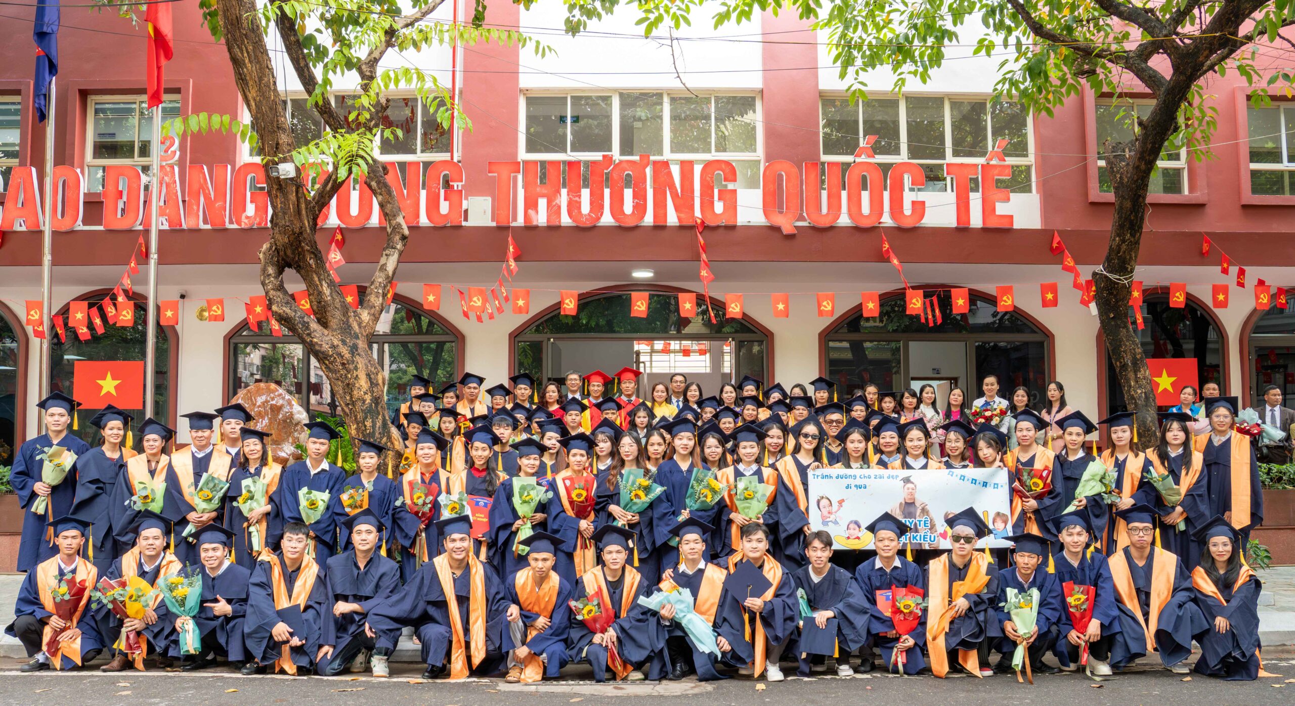 Lễ tốt nghiệp của sinh viên ICC khóa 14: Một chặng đường khép lại – Triệu ước mơ bắt đầu