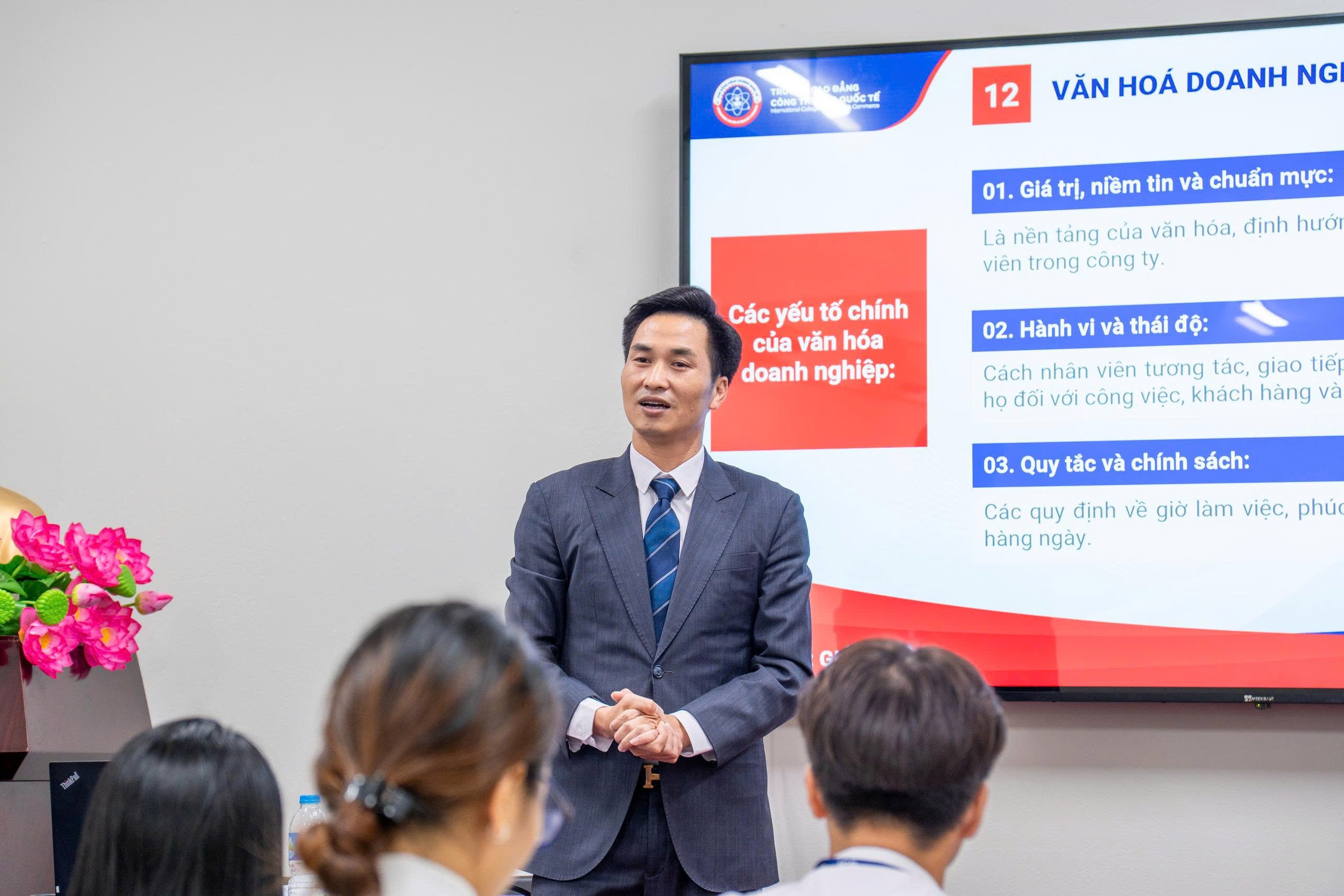 Thầy Hoàng Gia Thịnh - Chủ tịch Hội đồng trường chia sẻ. 