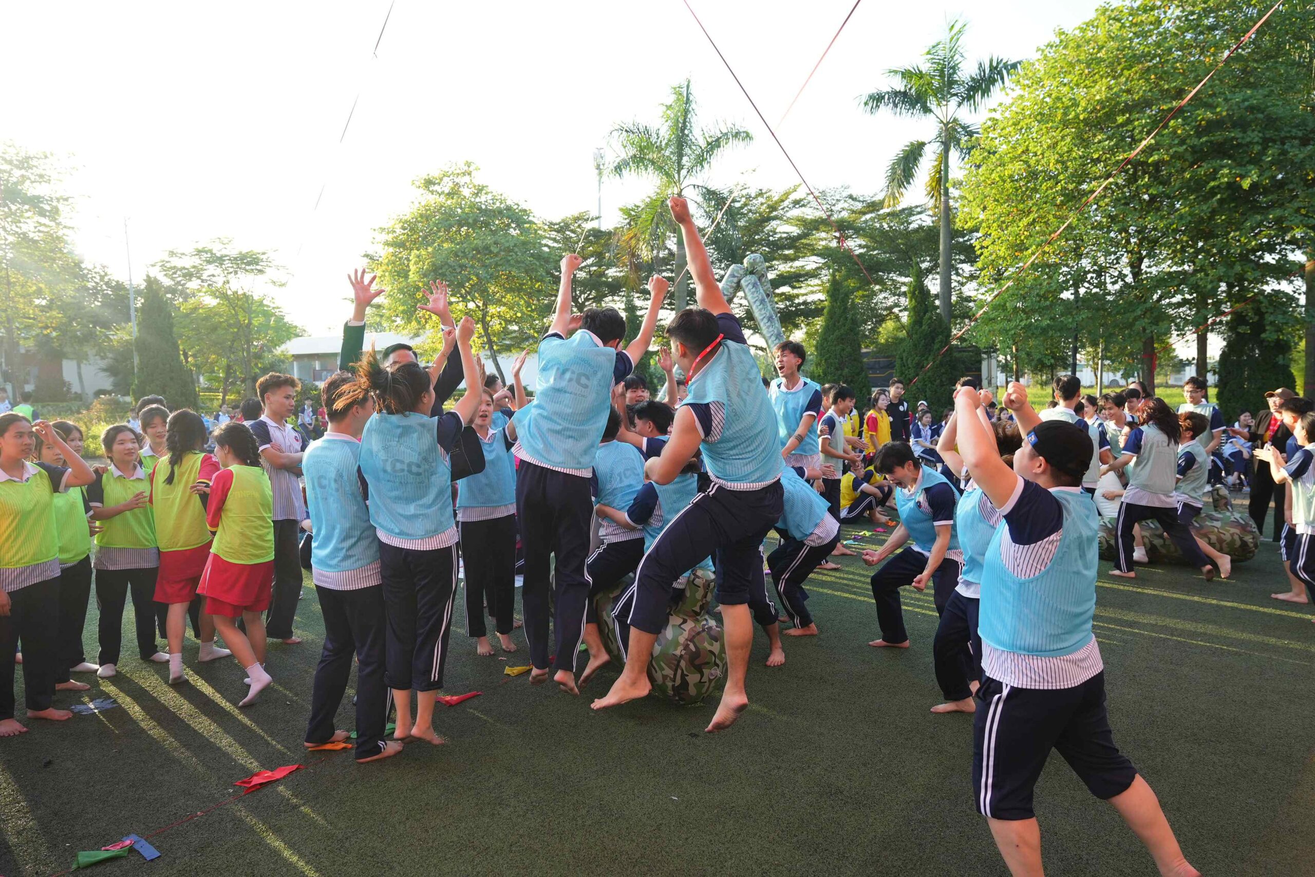 Những hình ảnh nỗ lực, những cái ôm ăn mừng, nụ cười rạng rỡ và tinh thần “cháy hết mình” đã tạo nên một Sport Day đúng nghĩa trẻ, khỏe, năng động và đậm chất ICC. Những hình ảnh nỗ lực, những cái ôm ăn mừng, nụ cười rạng rỡ và tinh thần “cháy hết mình” đã tạo nên một Sport Day đúng nghĩa trẻ, khỏe, năng động và đậm chất ICC.