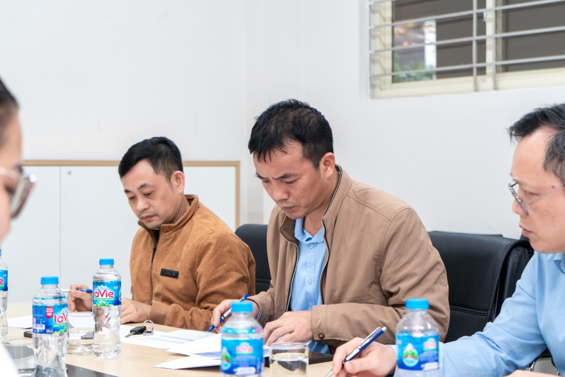 Các chuyên gia, doanh nghiệp tham gia đóng góp ý kiến hoàn thiện chương trình