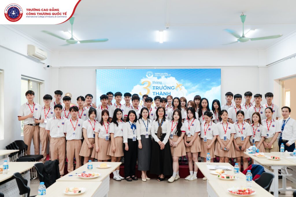 Gặp gỡ sinh viên Khoa Du lịch sau kỳ thực tập tại Phú Quốc