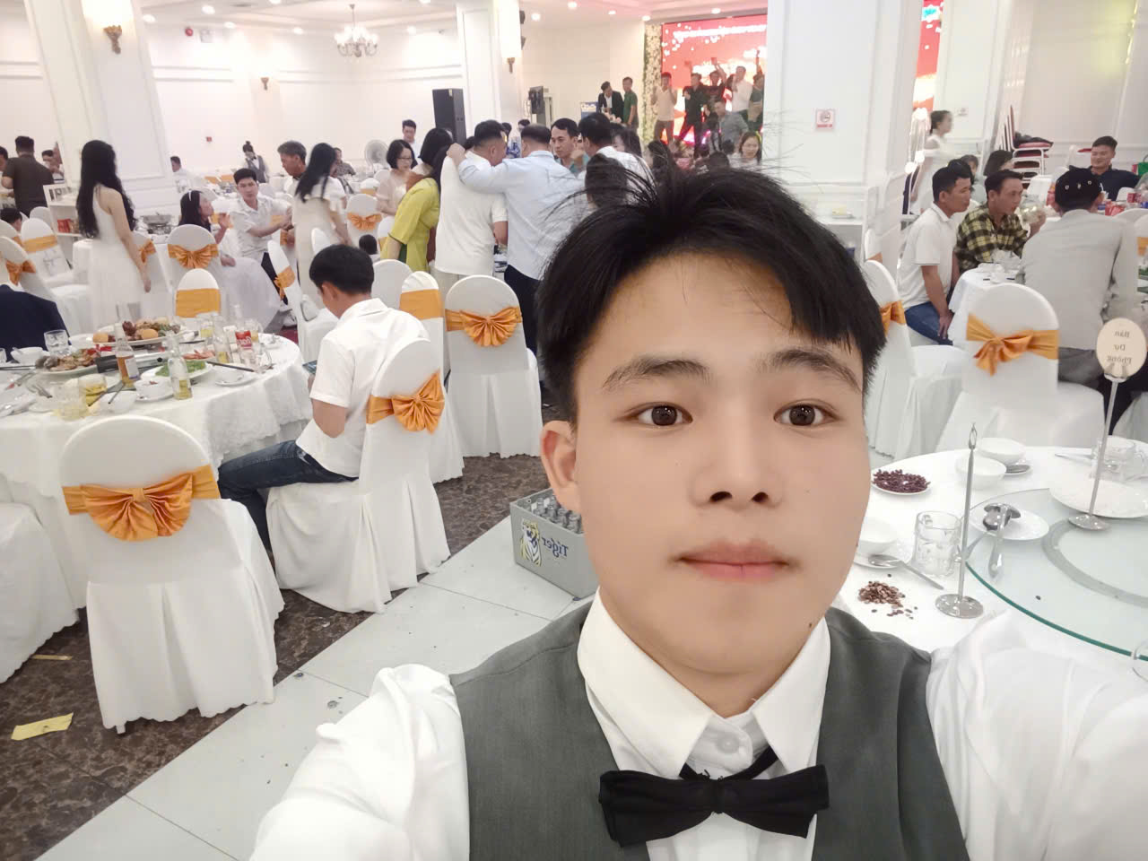 Ngay từ năm nhất, Sính đã được "ra nghề" tại khách sạn Novotel Phú Quốc 