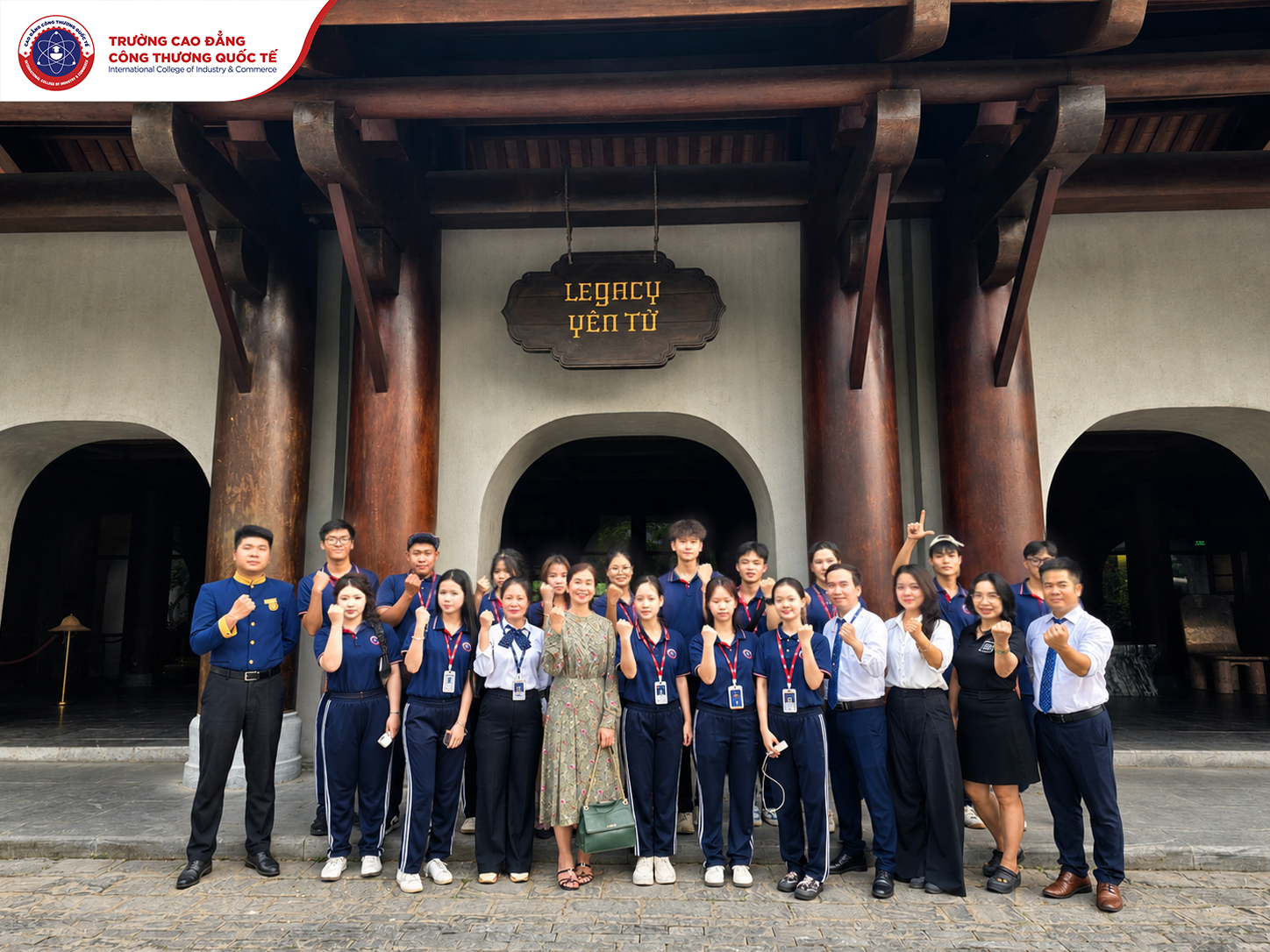 Tập thể ICC và đại diện doanh nghiệp chụp ảnh lưu niệm sau buổi tham quan Tập thể ICC và đại diện doanh nghiệp chụp ảnh lưu niệm sau buổi tham quan